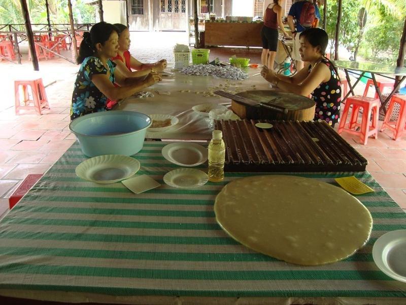 Отель Oasis Ben Tre Экстерьер фото